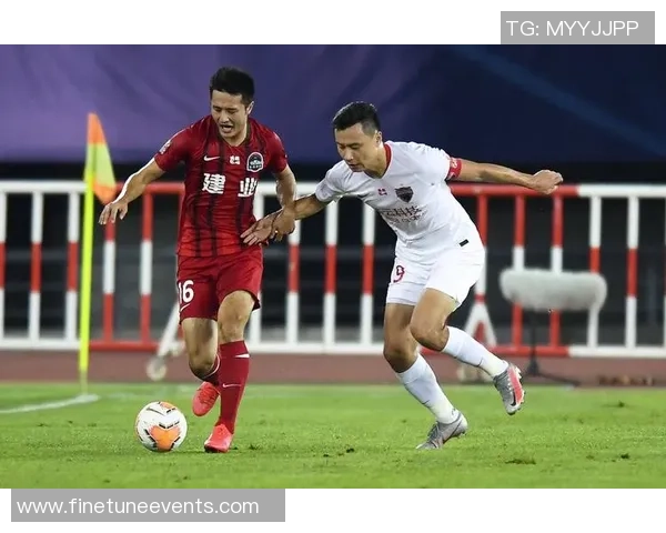 足球纪实：记录深圳足球队的转型之路